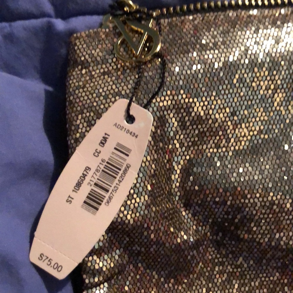🆕Victoria’s Secret Gold sequins clutch NWT🆕